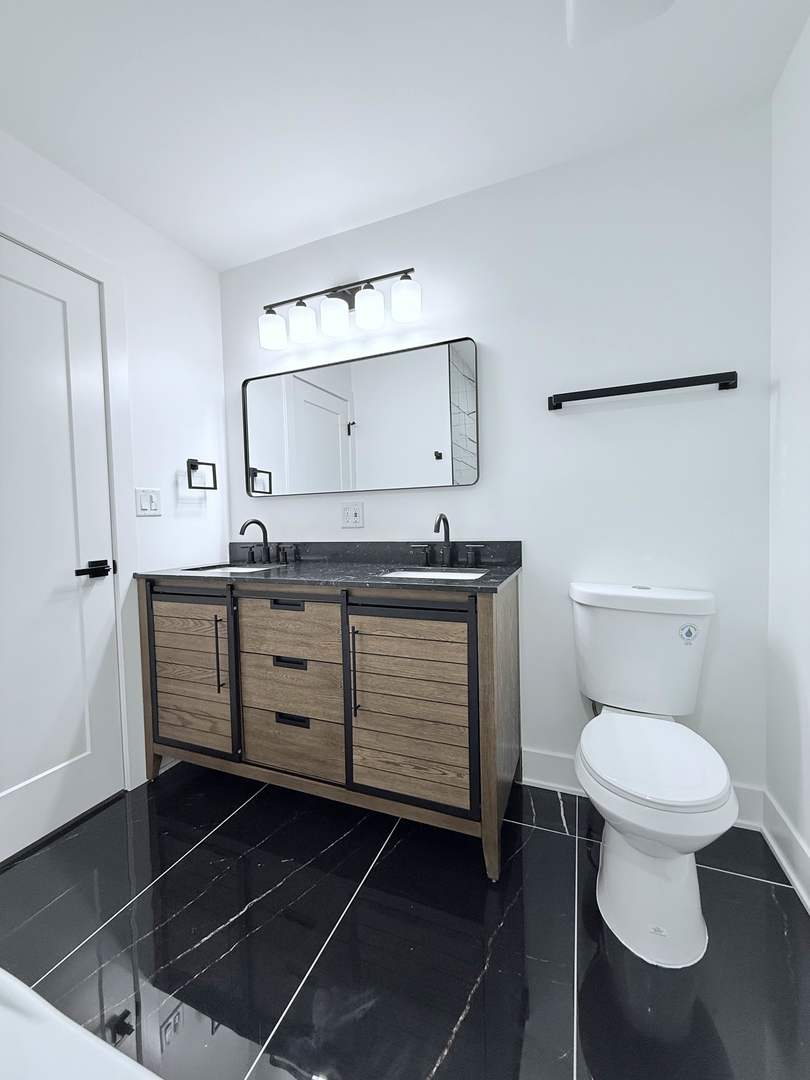 1581 Groton Lane, Wheaton, IL 60189