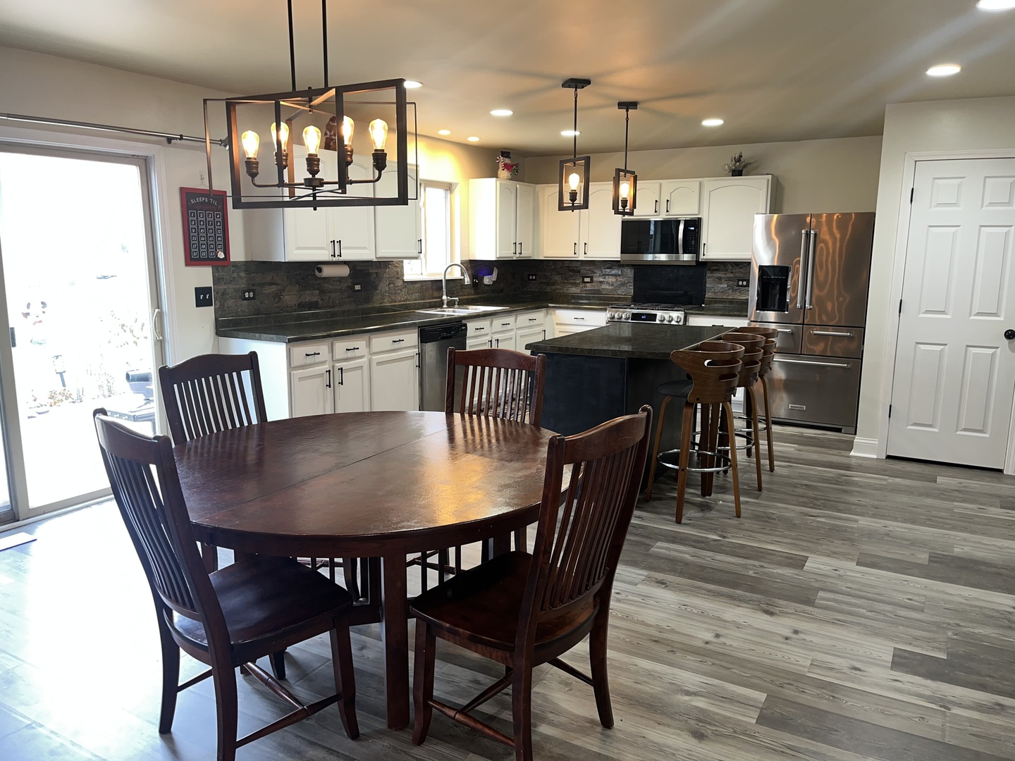 806 Treesdale Way, Joliet, IL 60431