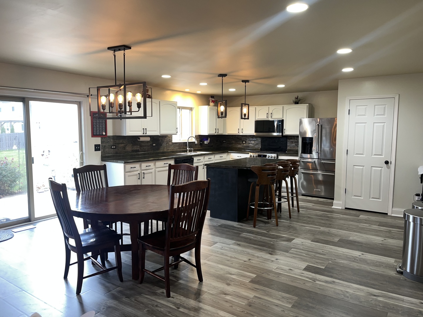 806 Treesdale Way, Joliet, IL 60431