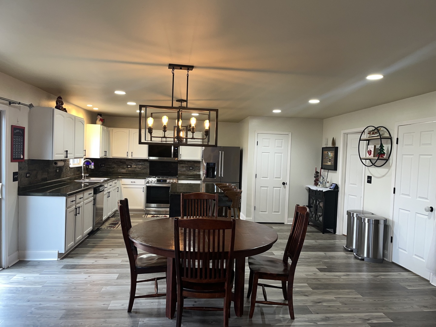 806 Treesdale Way, Joliet, IL 60431