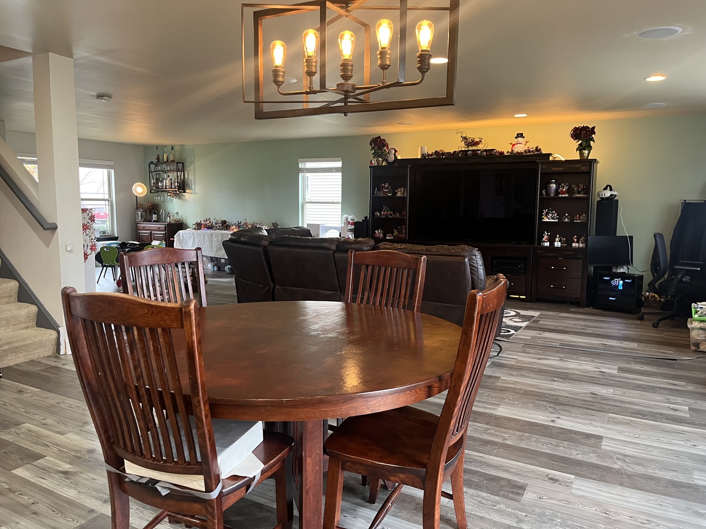 806 Treesdale Way, Joliet, IL 60431