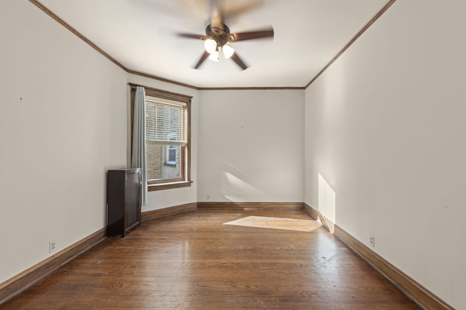 1433 W Rosemont Avenue #1W, Chicago, IL 60660