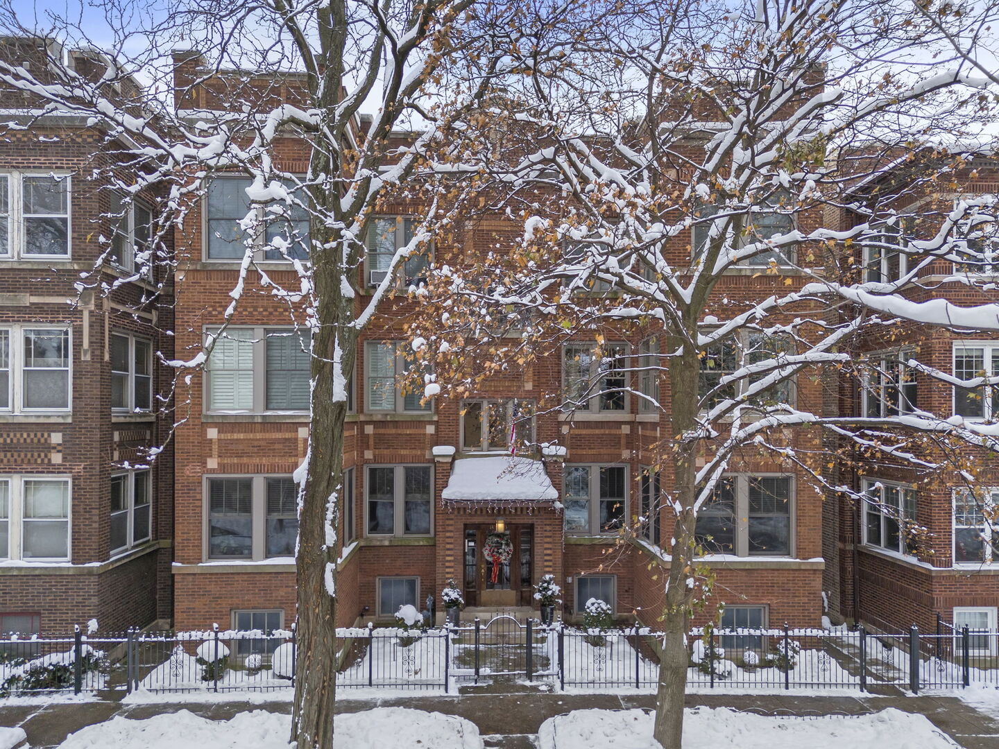 1433 W Rosemont Avenue #1W, Chicago, IL 60660