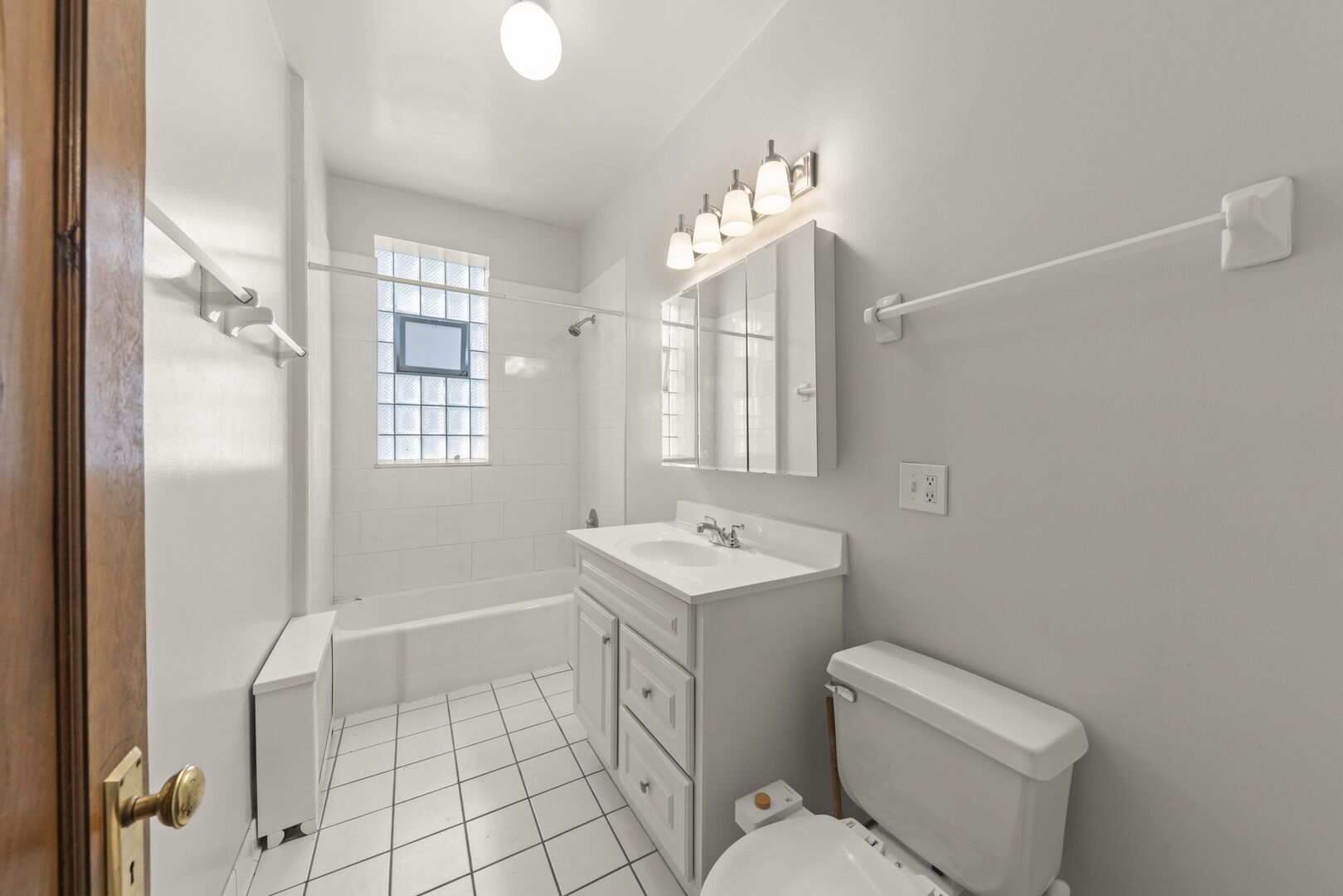 1433 W Rosemont Avenue #1W, Chicago, IL 60660