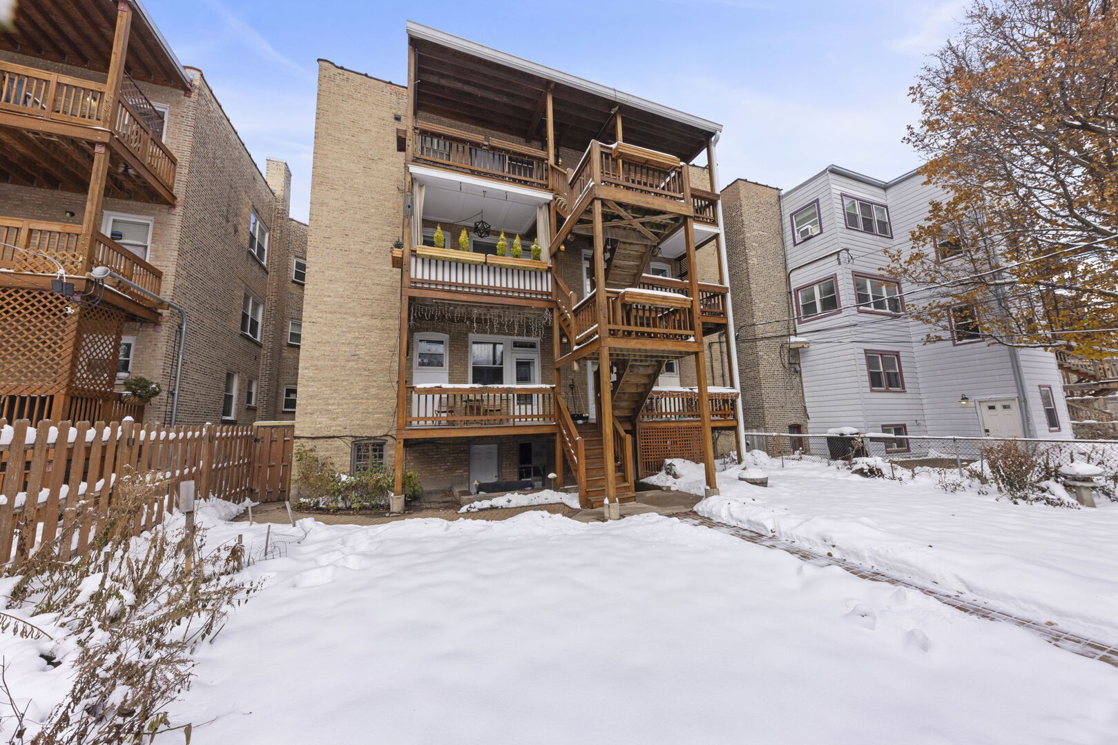 1433 W Rosemont Avenue #1W, Chicago, IL 60660