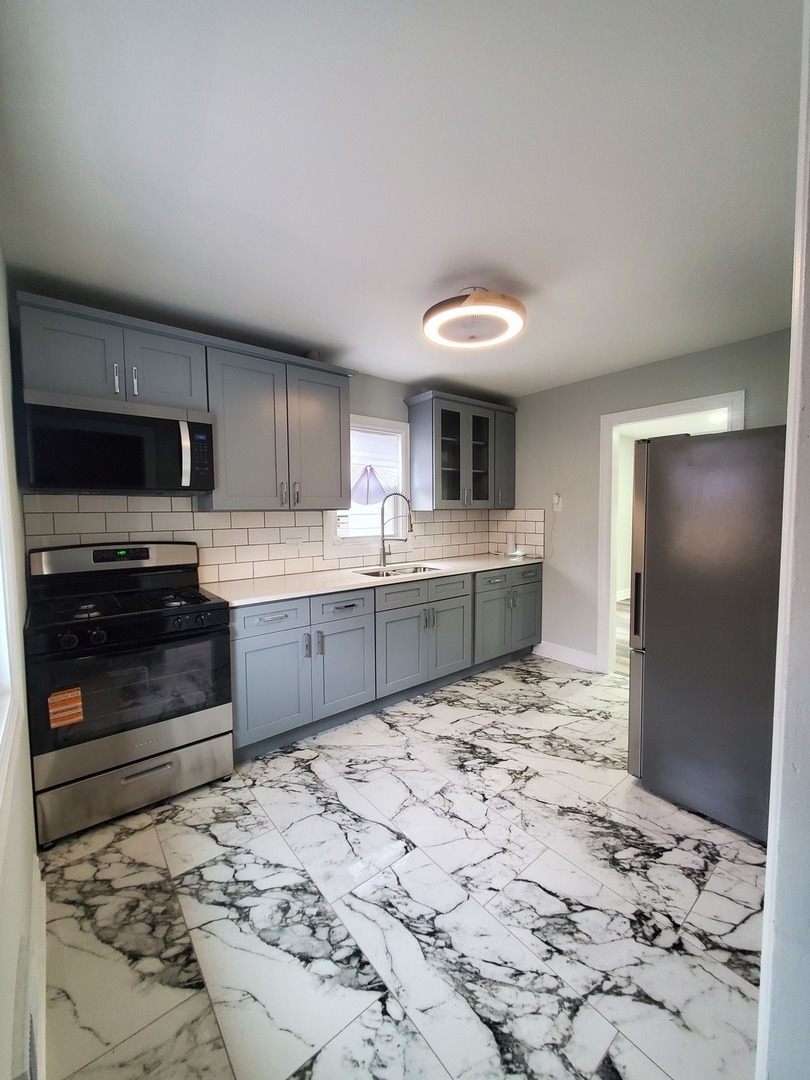 14529 Clinton Street, Harvey, IL 60426