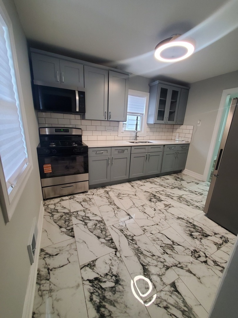 14529 Clinton Street, Harvey, IL 60426