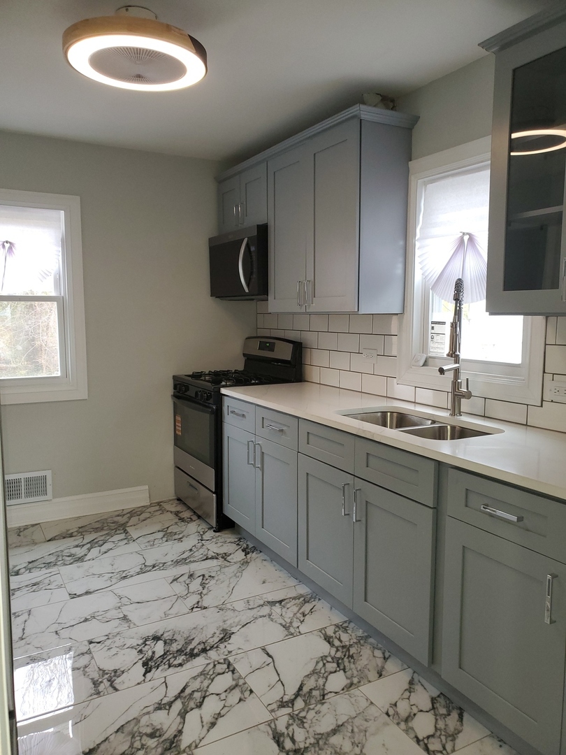 14529 Clinton Street, Harvey, IL 60426