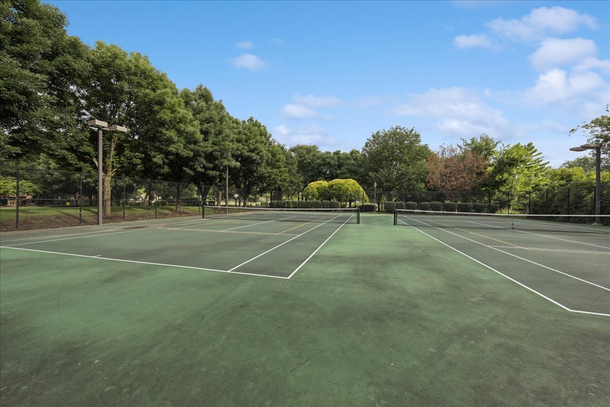 5811 Longview Drive, Countryside, IL 60525