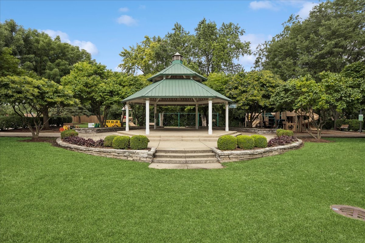 5811 Longview Drive, Countryside, IL 60525