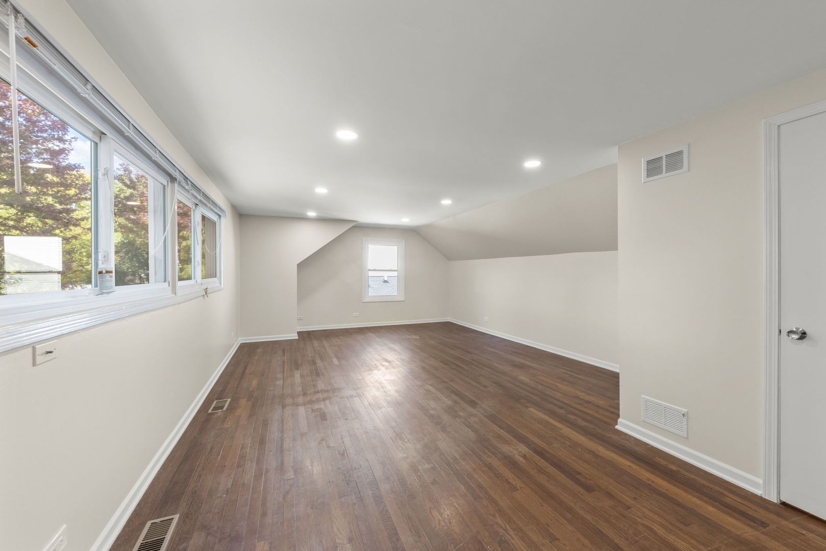 345 Green Valley Drive, Naperville, IL 60540