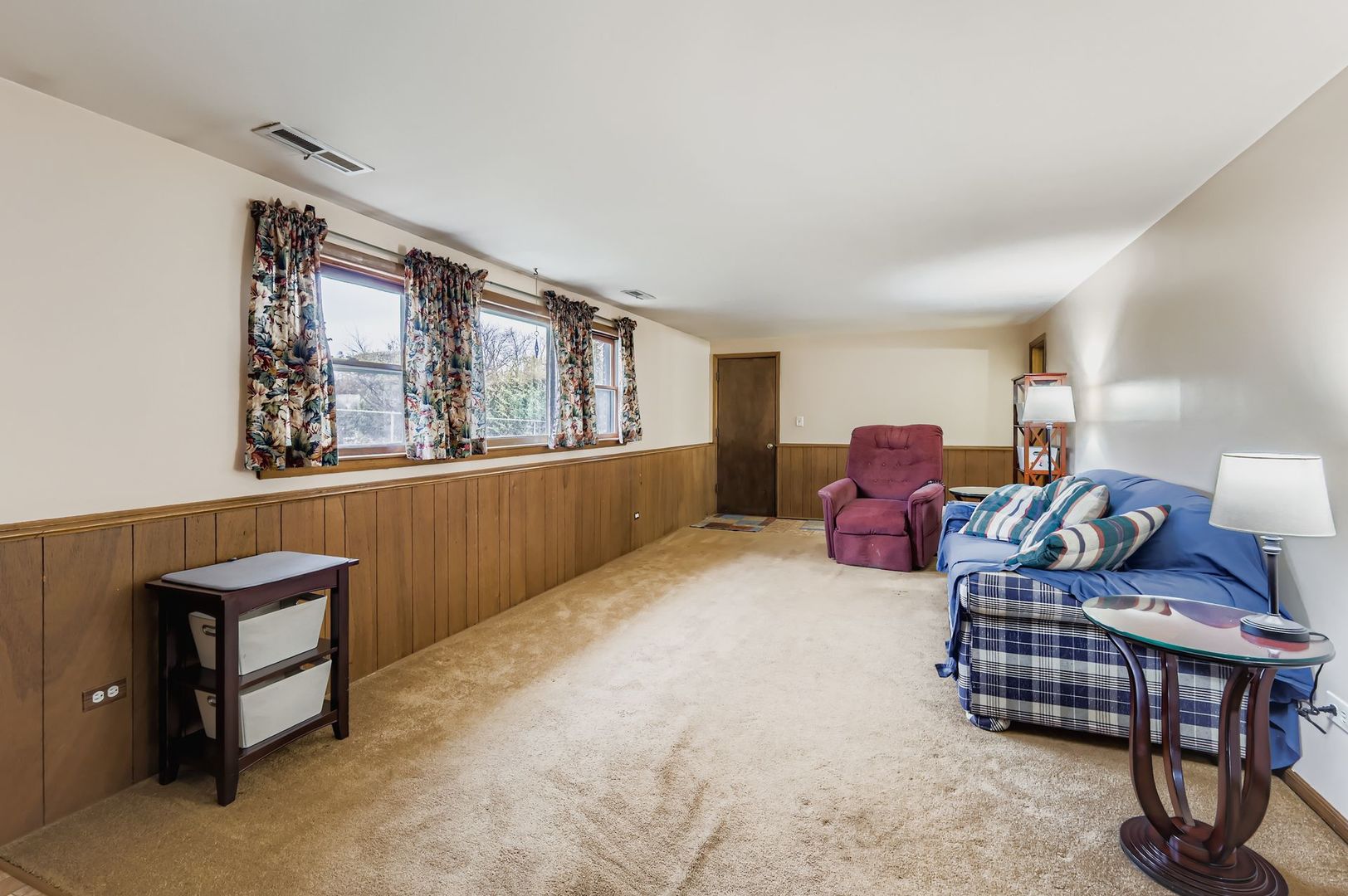 517 E Weathersfield Way, Schaumburg, IL 60193