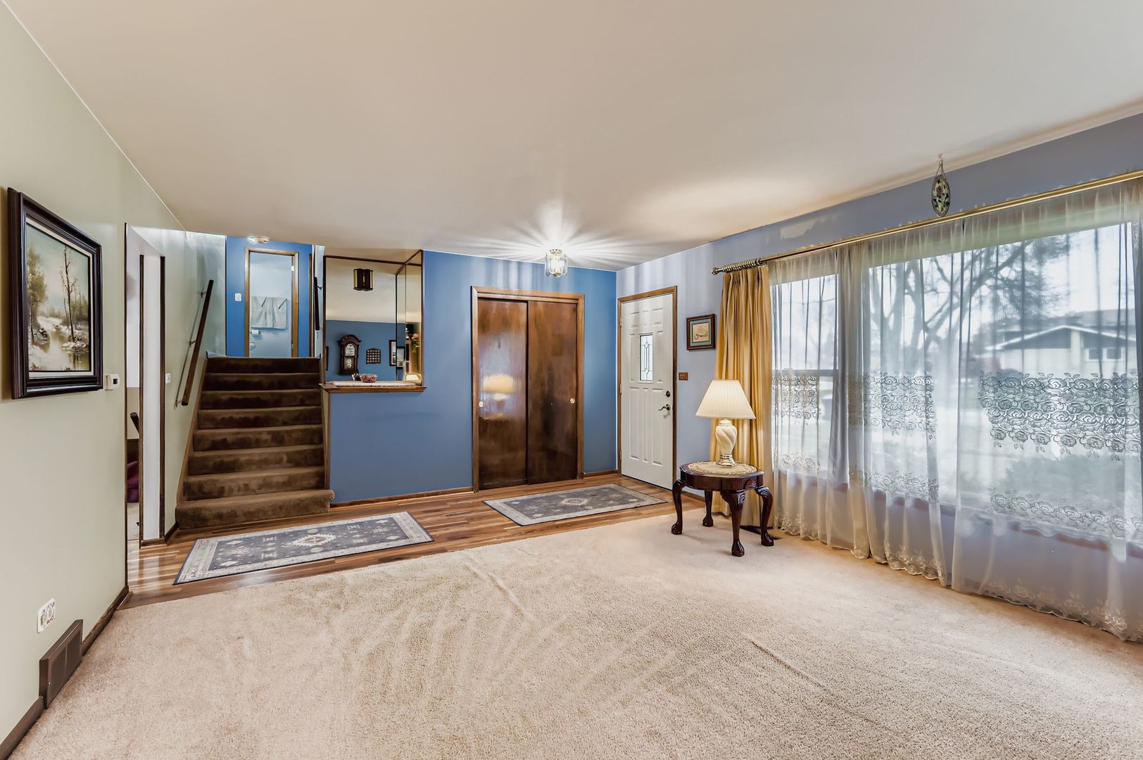 517 E Weathersfield Way, Schaumburg, IL 60193