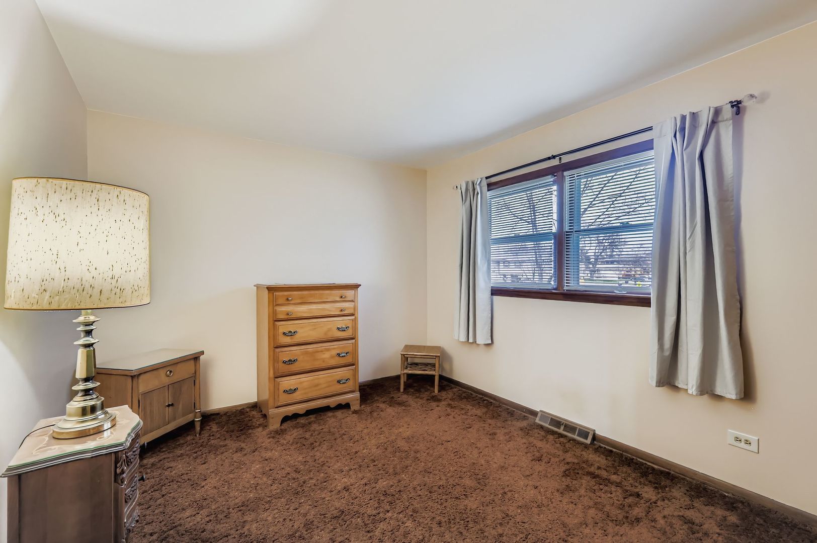 517 E Weathersfield Way, Schaumburg, IL 60193