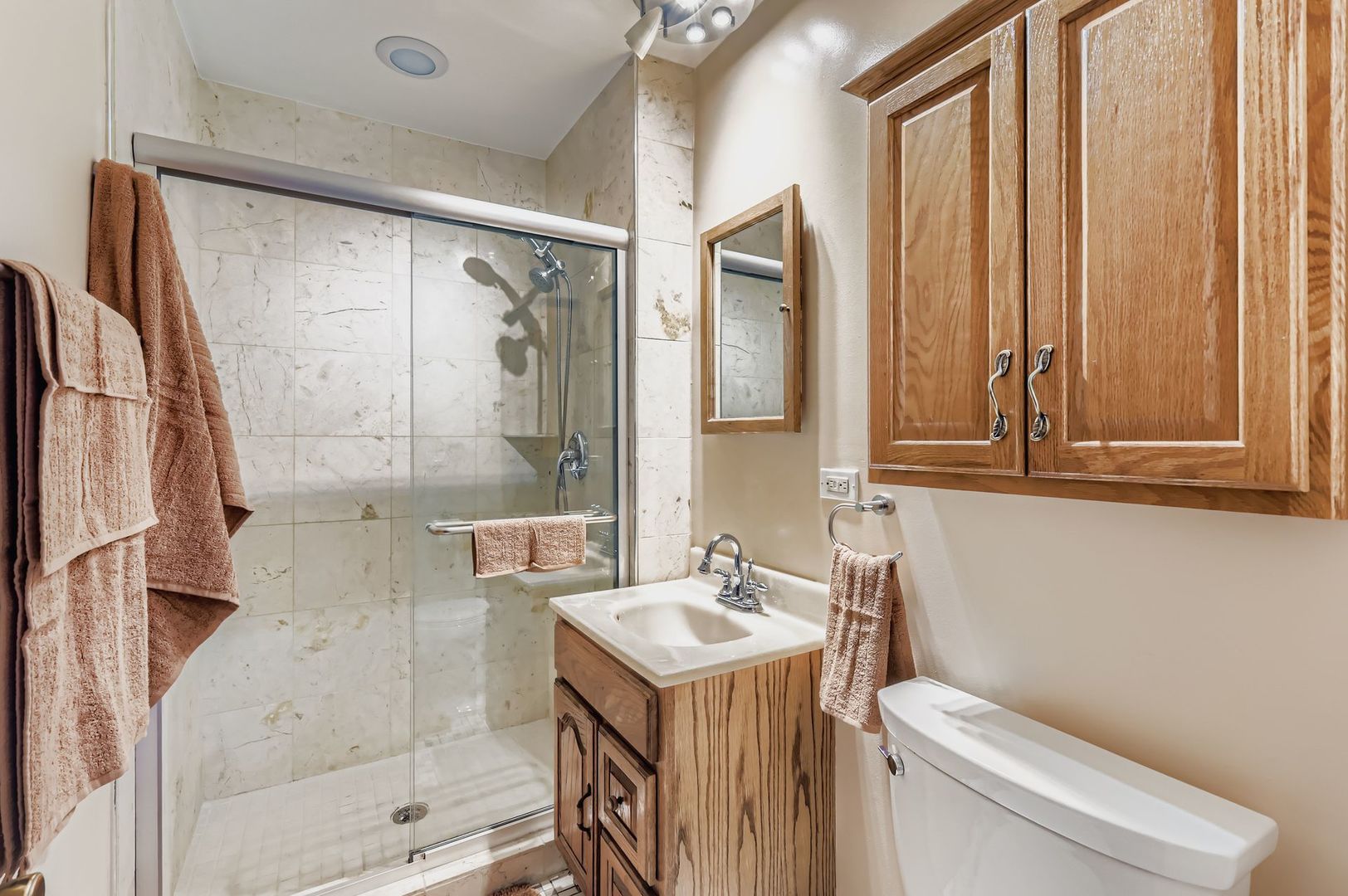 517 E Weathersfield Way, Schaumburg, IL 60193