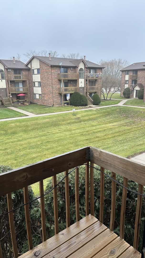 413 Berkshire Drive #22, Crystal Lake, IL 60014