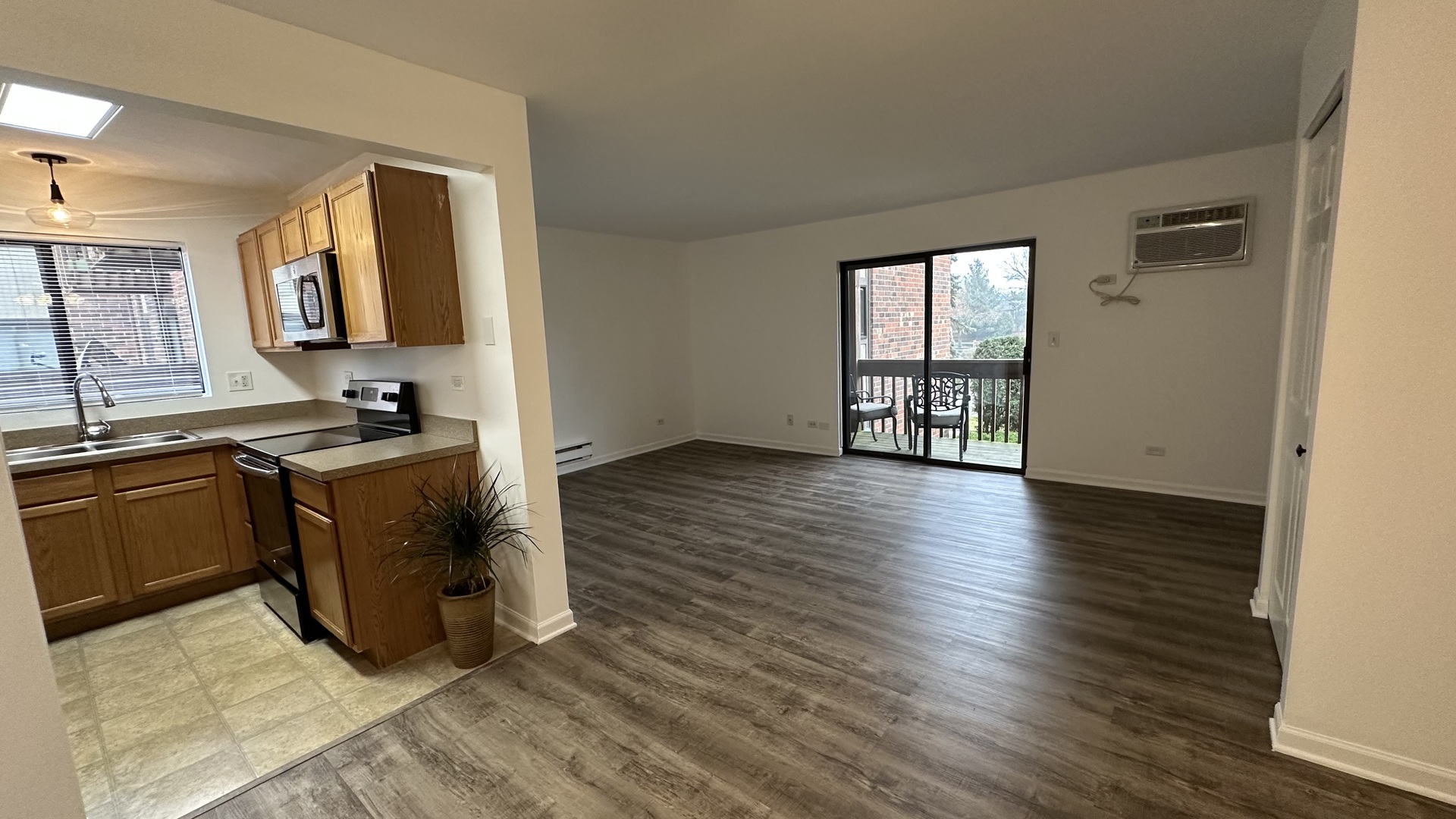 413 Berkshire Drive #22, Crystal Lake, IL 60014