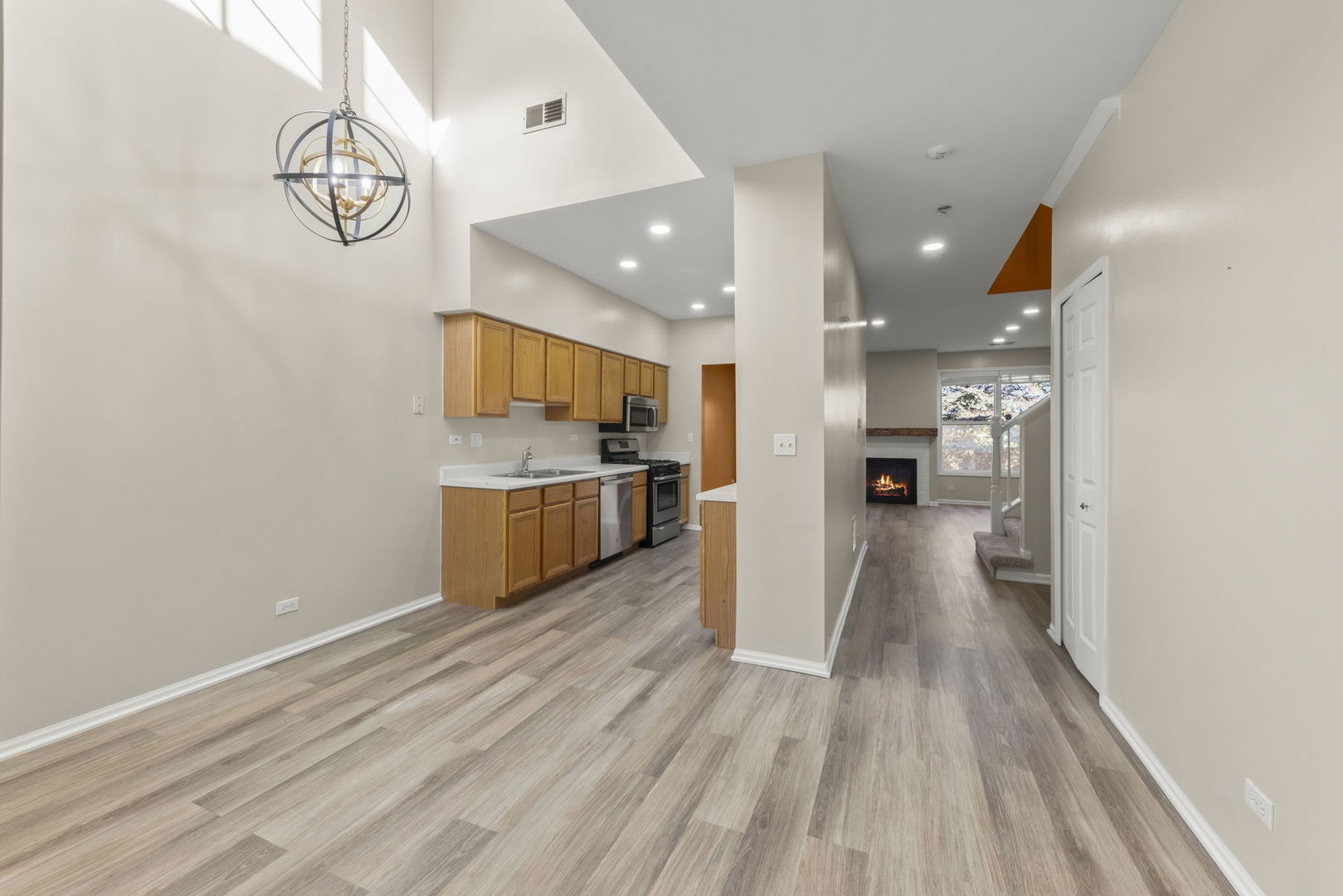 2911 Dearborn Court, Naperville, IL 60563