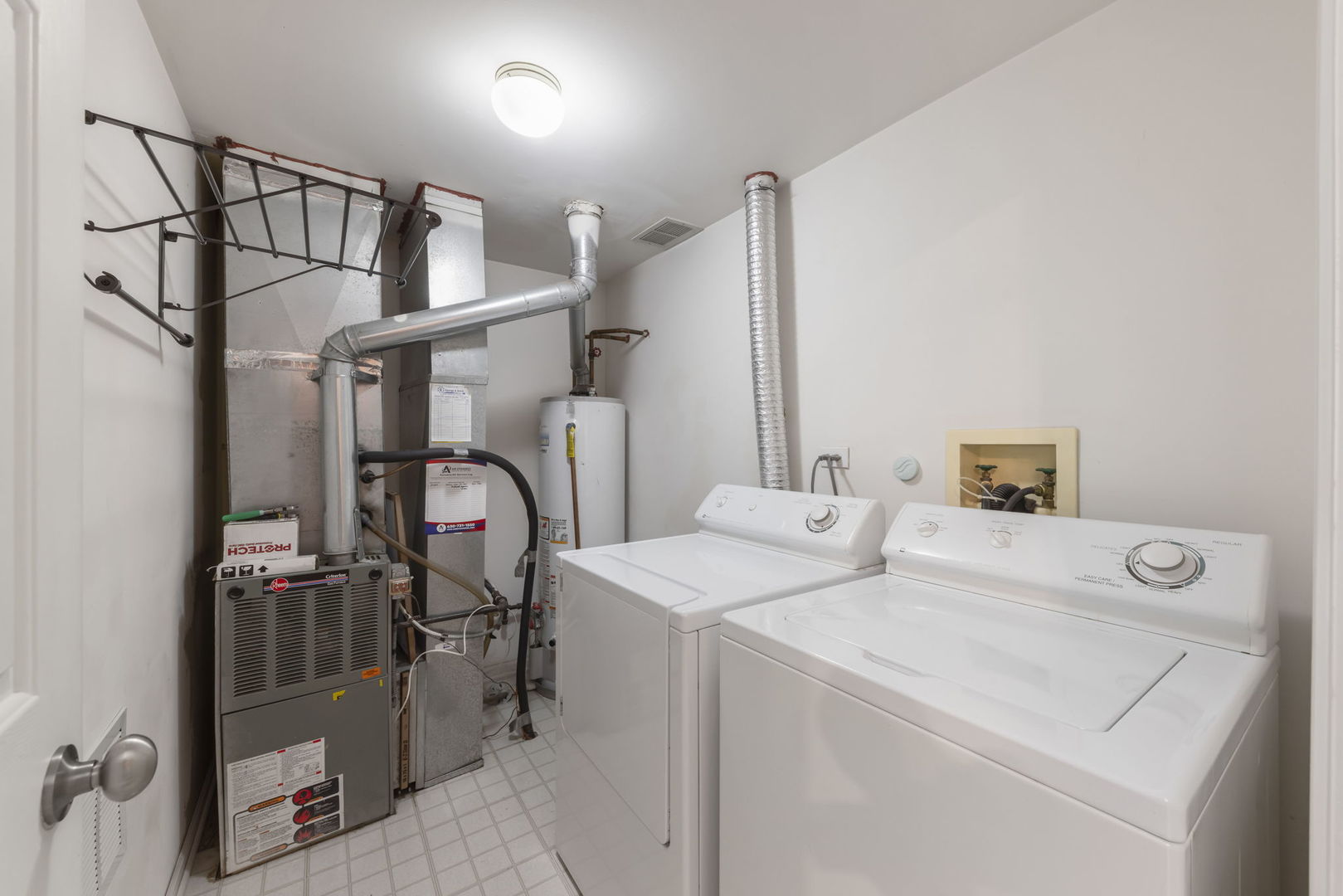 2911 Dearborn Court, Naperville, IL 60563