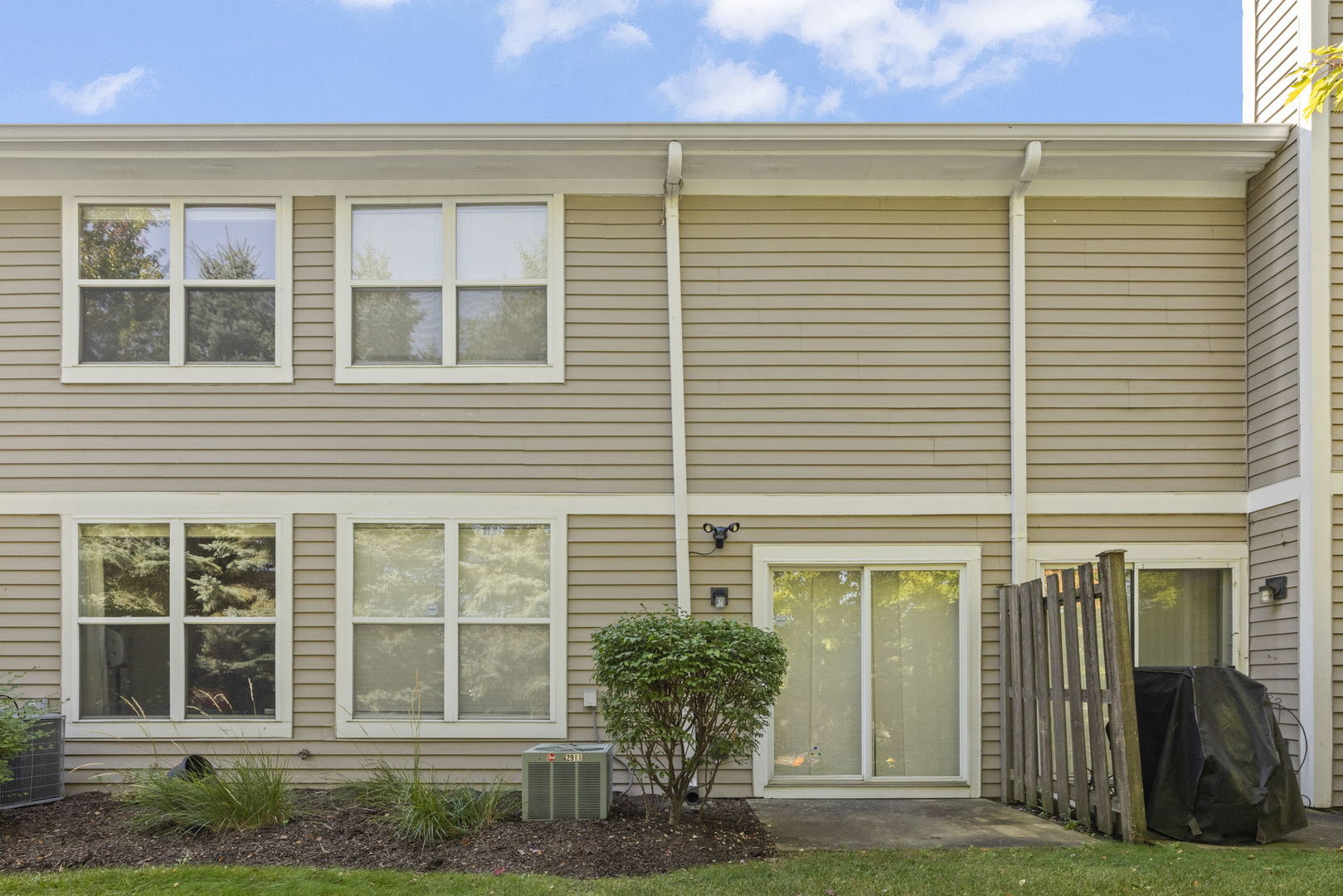 2911 Dearborn Court, Naperville, IL 60563