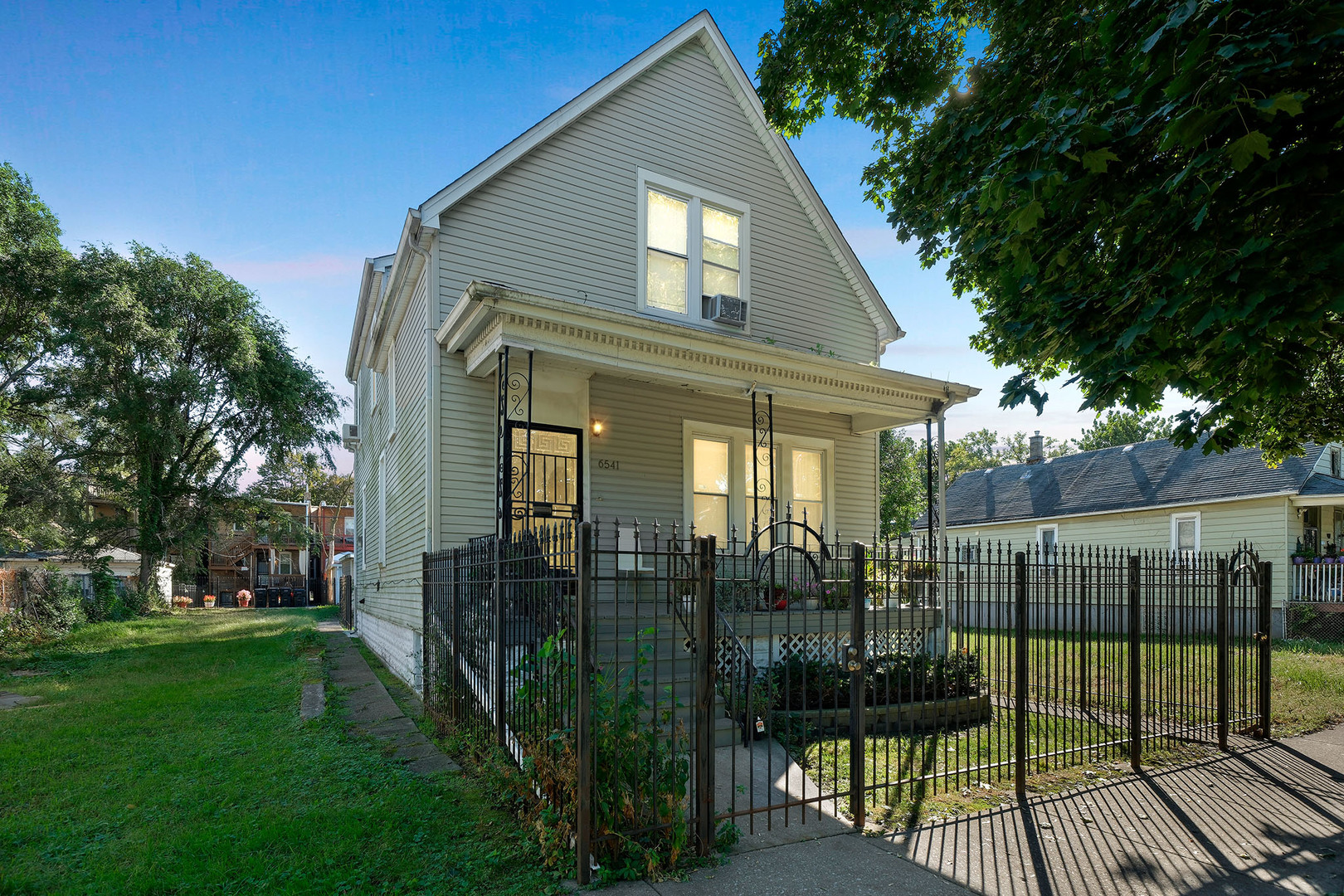 6541 S Carpenter Street, Chicago, IL 60621