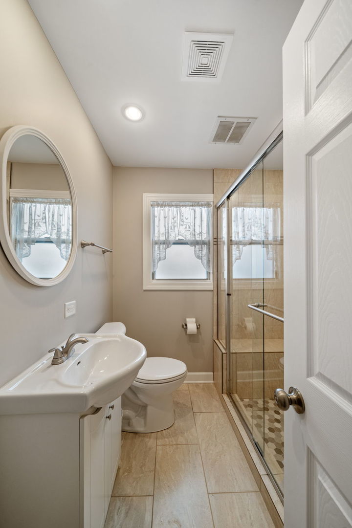 7949 Newland Avenue, Burbank, IL 60459