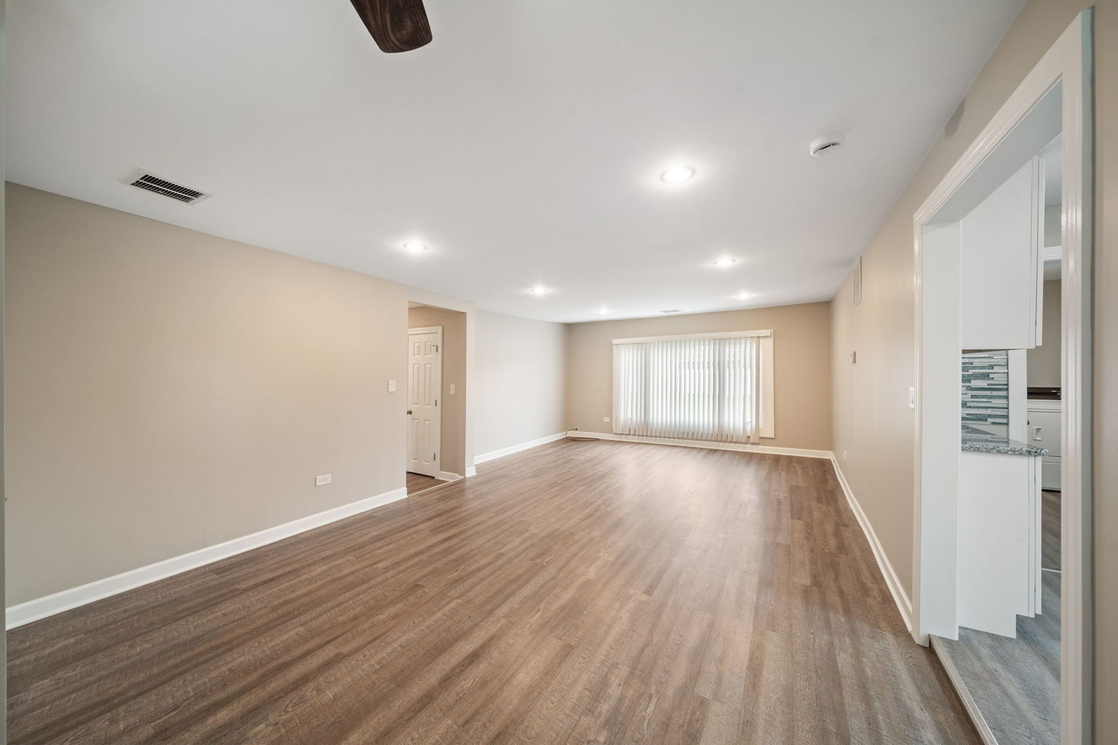 7949 Newland Avenue, Burbank, IL 60459