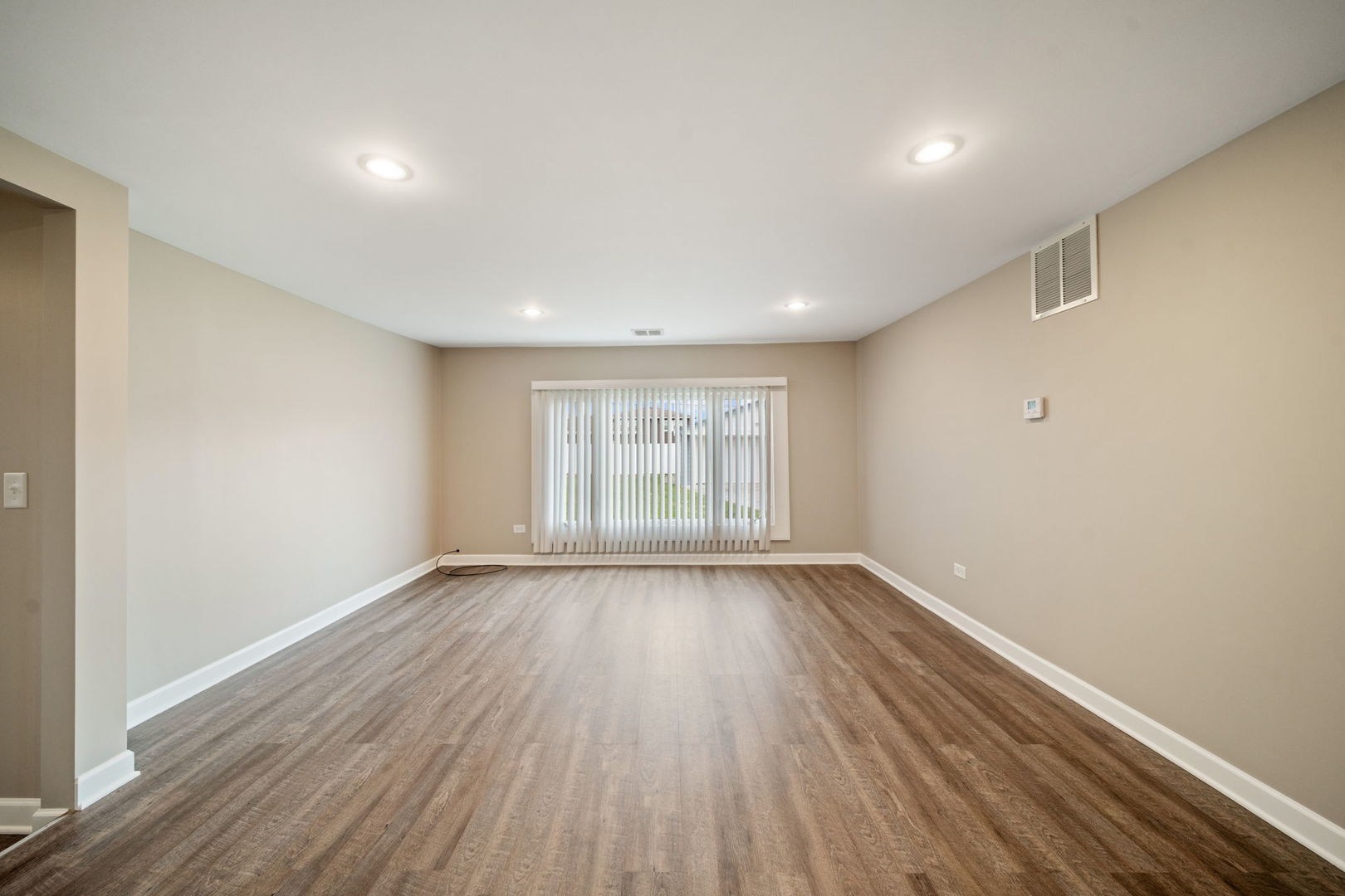 7949 Newland Avenue, Burbank, IL 60459