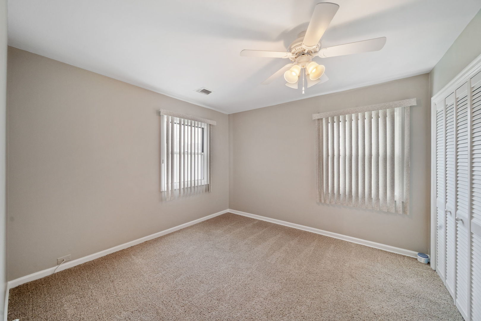 7949 Newland Avenue, Burbank, IL 60459