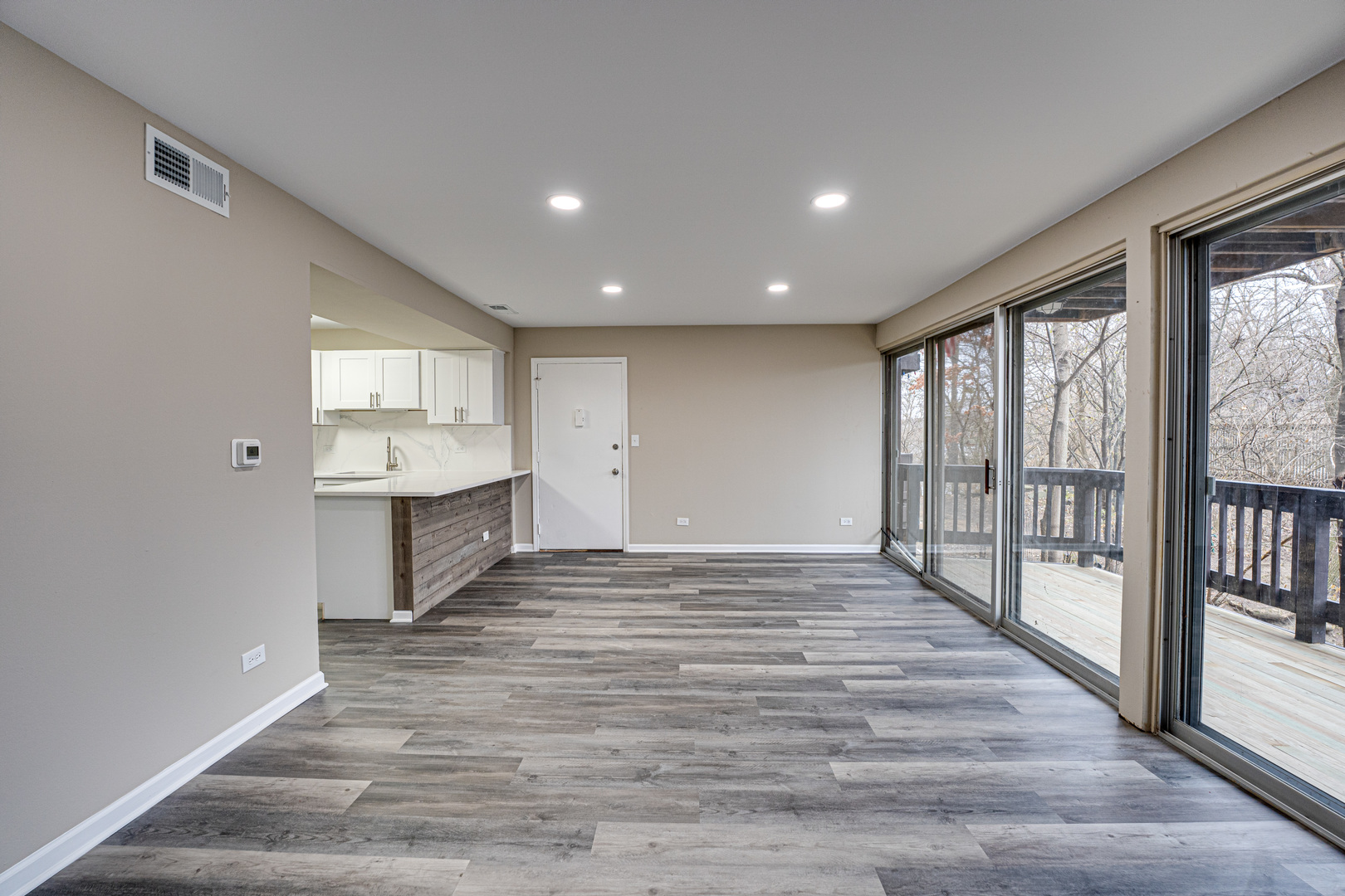 5522 E Lake Drive #B, Lisle, IL 60532