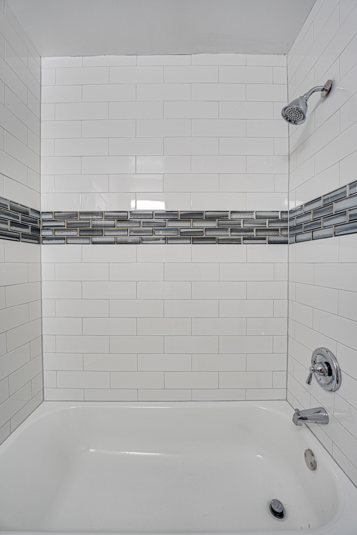 5522 E Lake Drive #B, Lisle, IL 60532