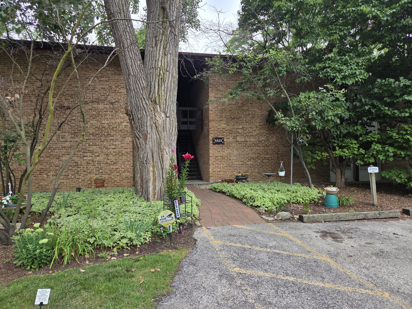 5522 E Lake Drive #B, Lisle, IL 60532