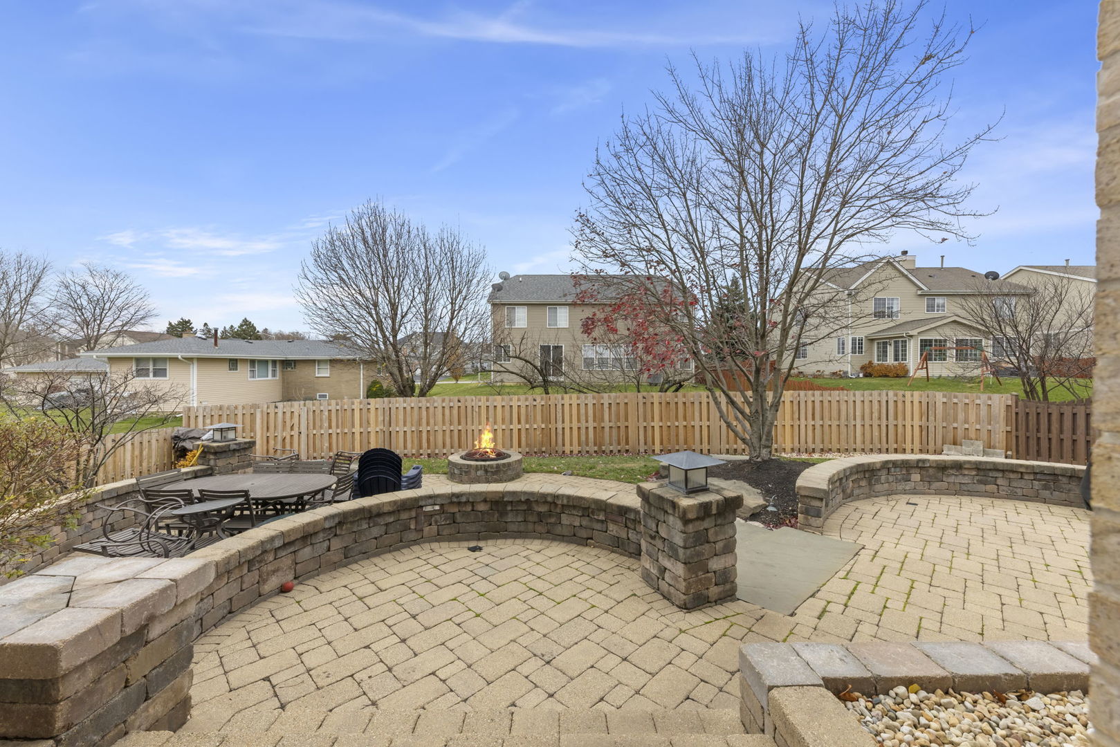 393 E 16th Place, Lombard, IL 60148