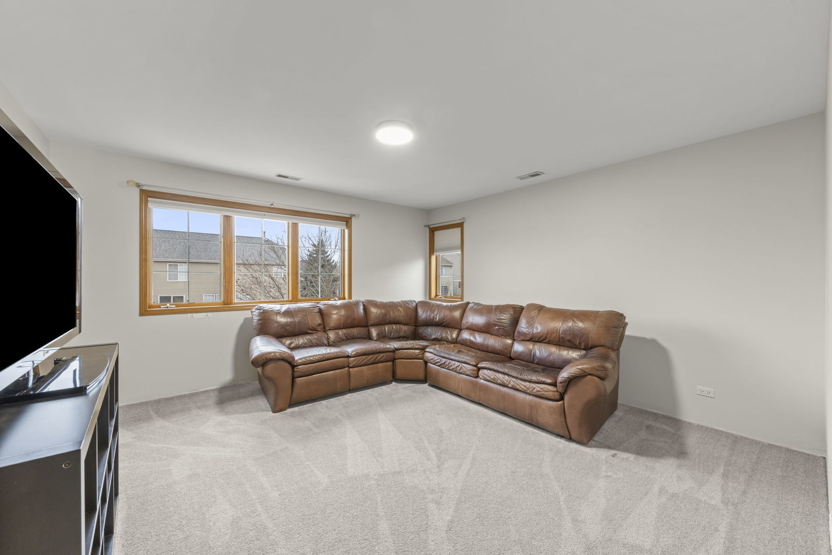 393 E 16th Place, Lombard, IL 60148