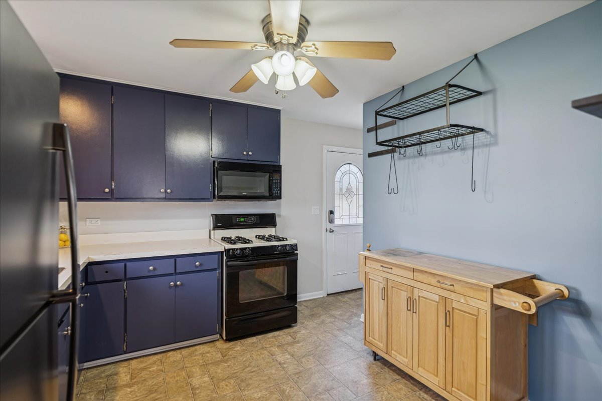 281 N Shaddle Avenue, Mundelein, IL 60060