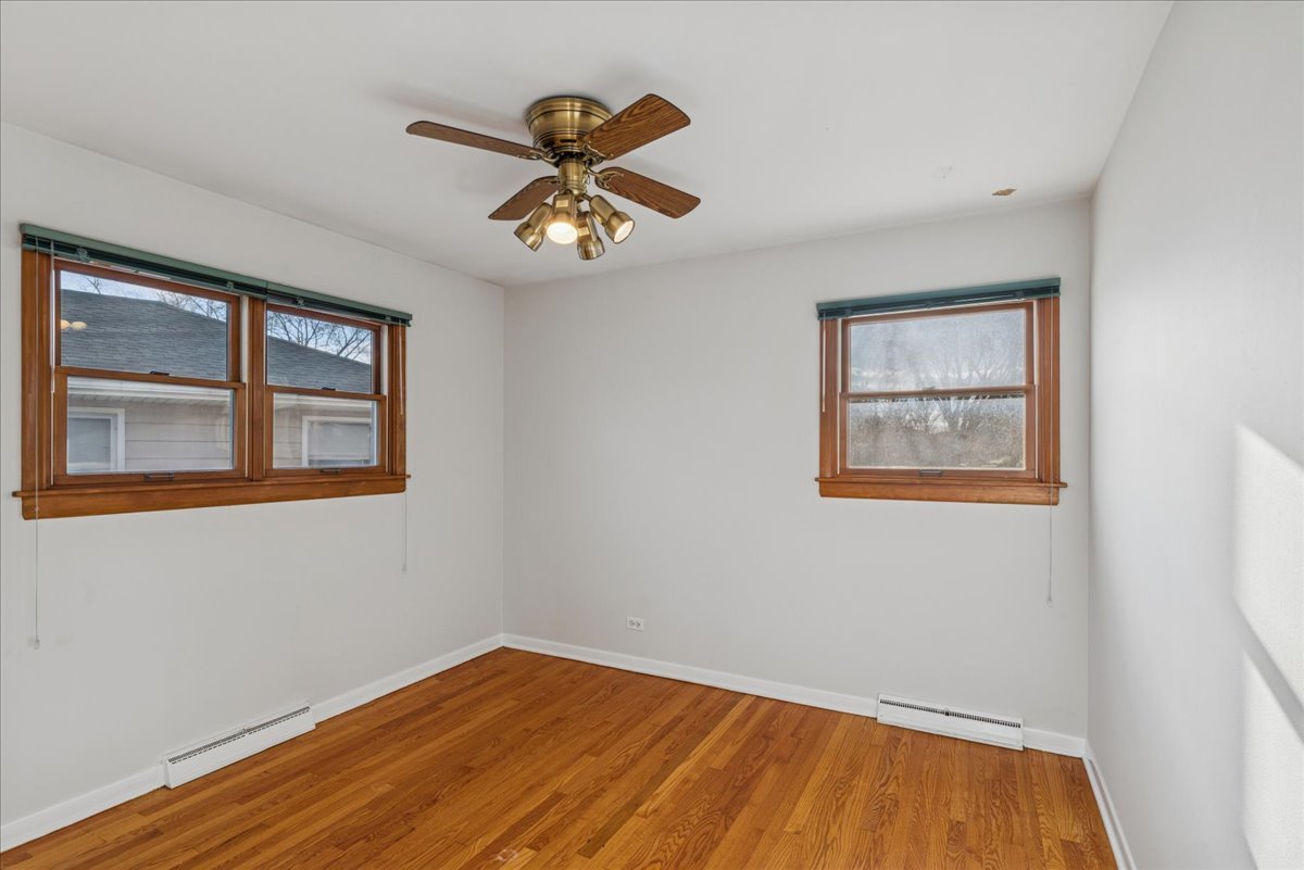 281 N Shaddle Avenue, Mundelein, IL 60060