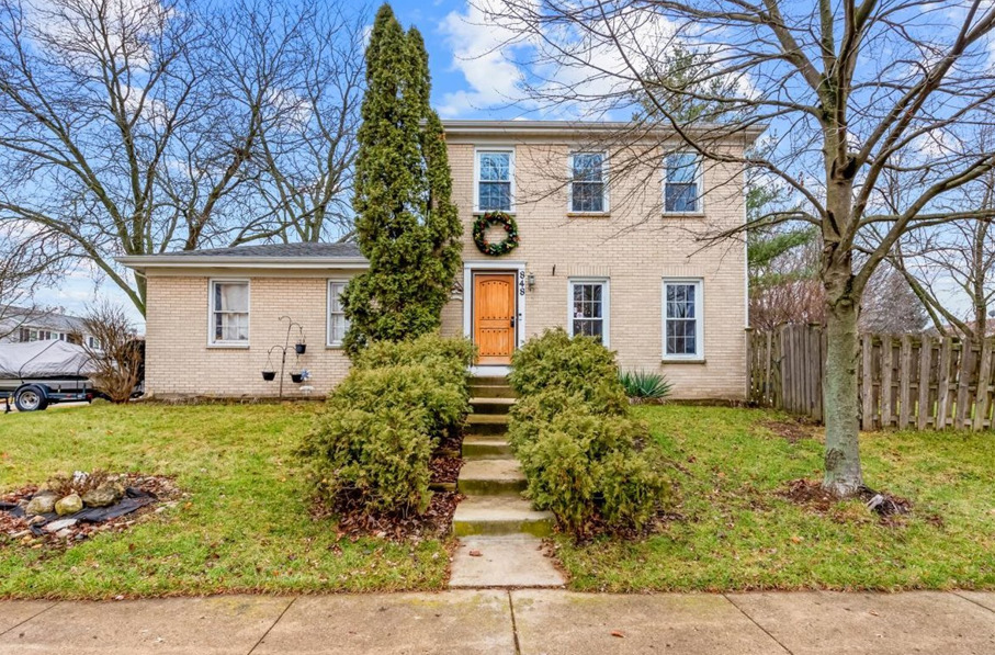 848 NW Birchbark Trail, Carol Stream, IL 60188