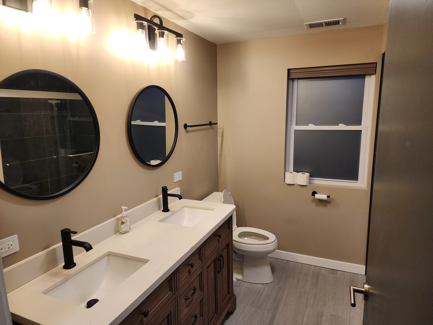 9356 S May Street, Chicago, IL 60620