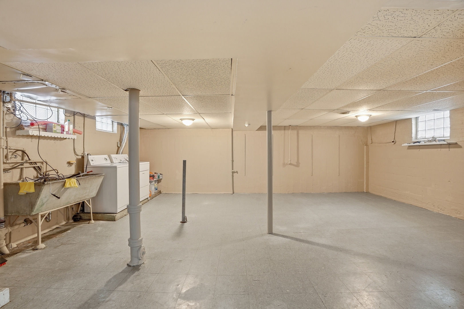 11056 S State Line Road, Chicago, IL 60617