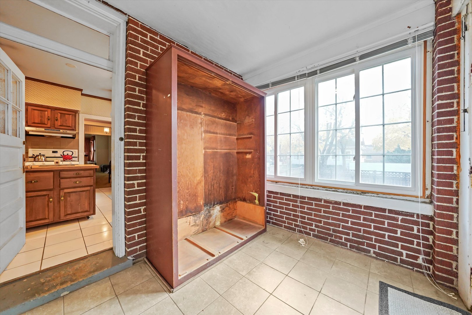 10456 S Hamilton Avenue, Chicago, IL 60643