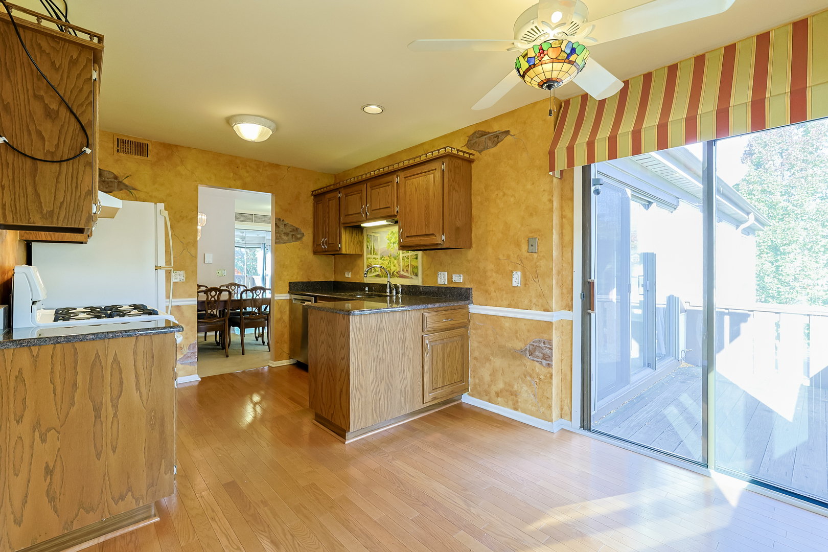 367 Greystone Court #A2, Schaumburg, IL 60193