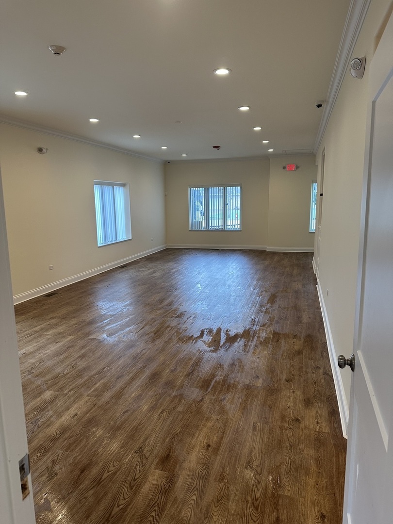 170 W Irving Park Road, Wood Dale, IL 60191