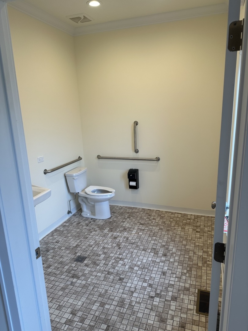 170 W Irving Park Road, Wood Dale, IL 60191