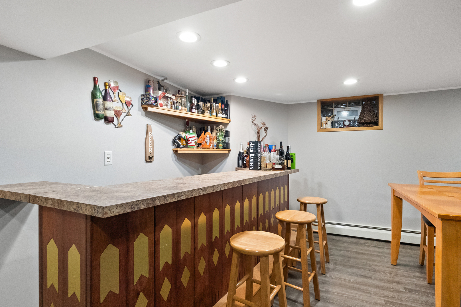 8232 S Ferdinand Avenue, Bridgeview, IL 60455