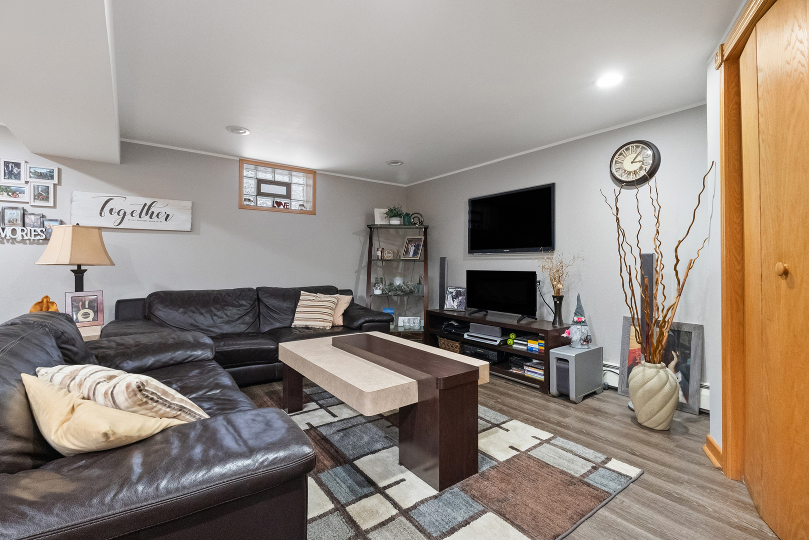 8232 S Ferdinand Avenue, Bridgeview, IL 60455