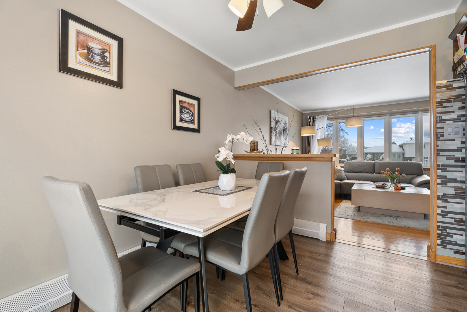 8232 S Ferdinand Avenue, Bridgeview, IL 60455