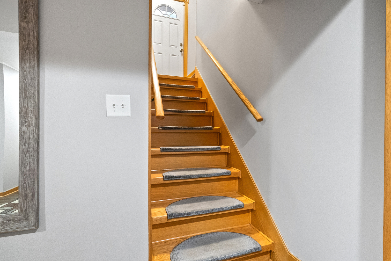 8232 S Ferdinand Avenue, Bridgeview, IL 60455