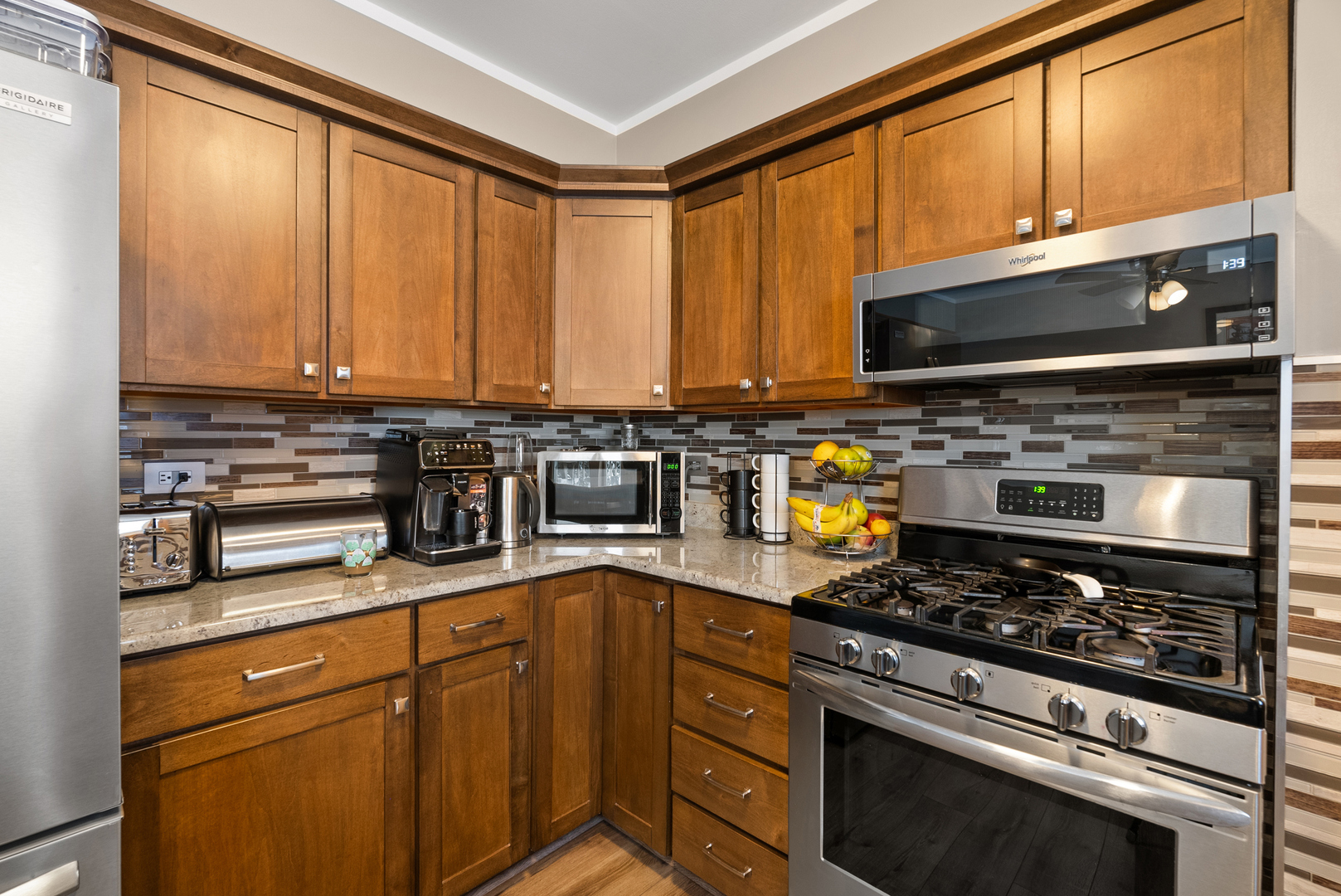 8232 S Ferdinand Avenue, Bridgeview, IL 60455