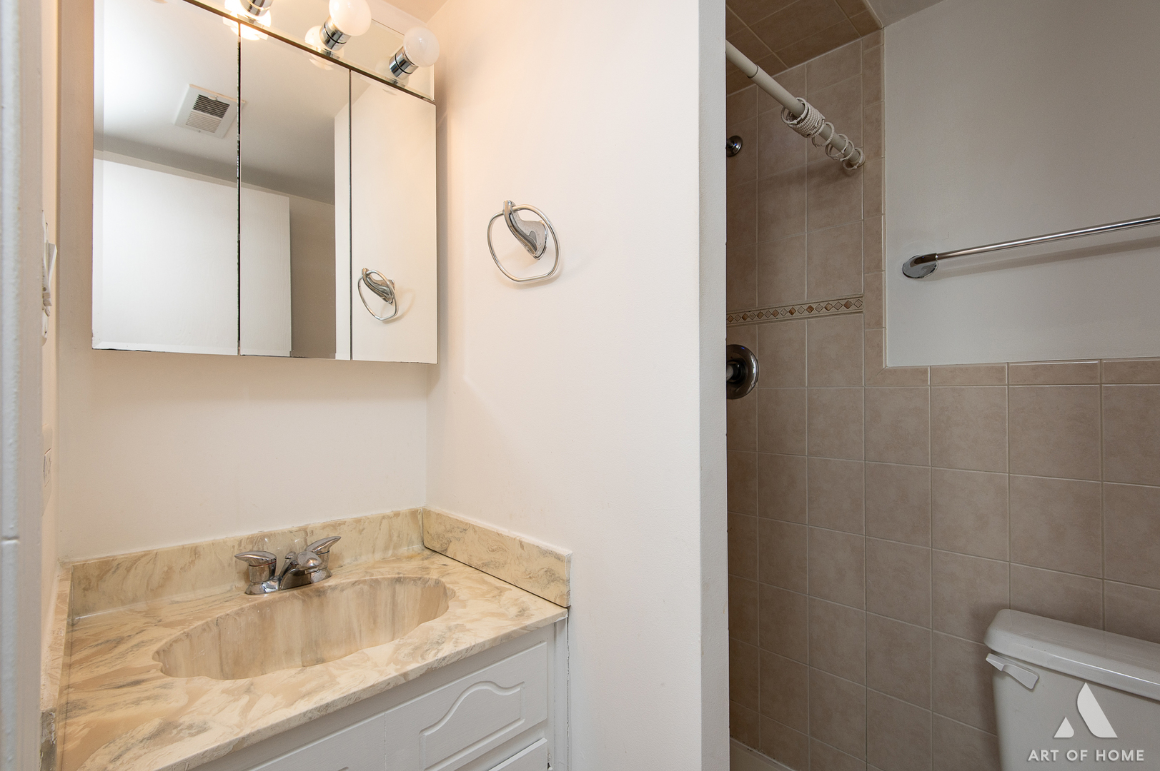 6444 S Narragansett Avenue #3W, Chicago, IL 60638