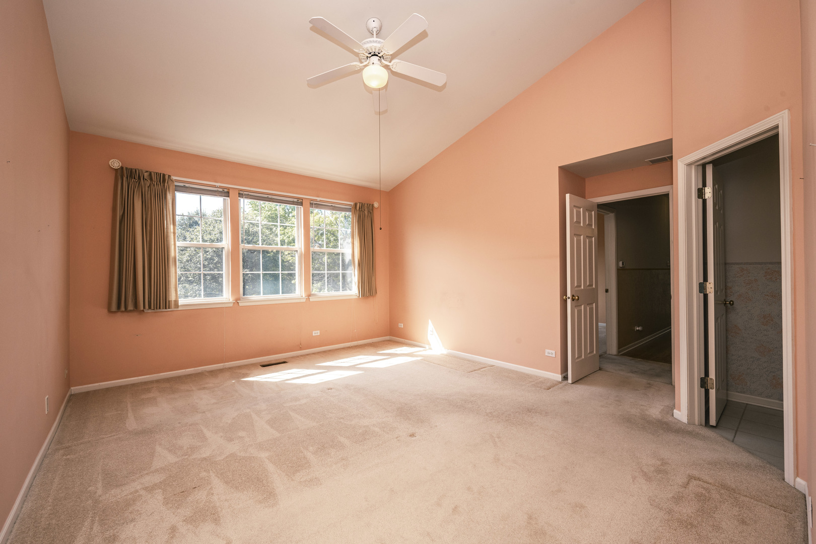 621 W Natalie Lane, Addison, IL 60101